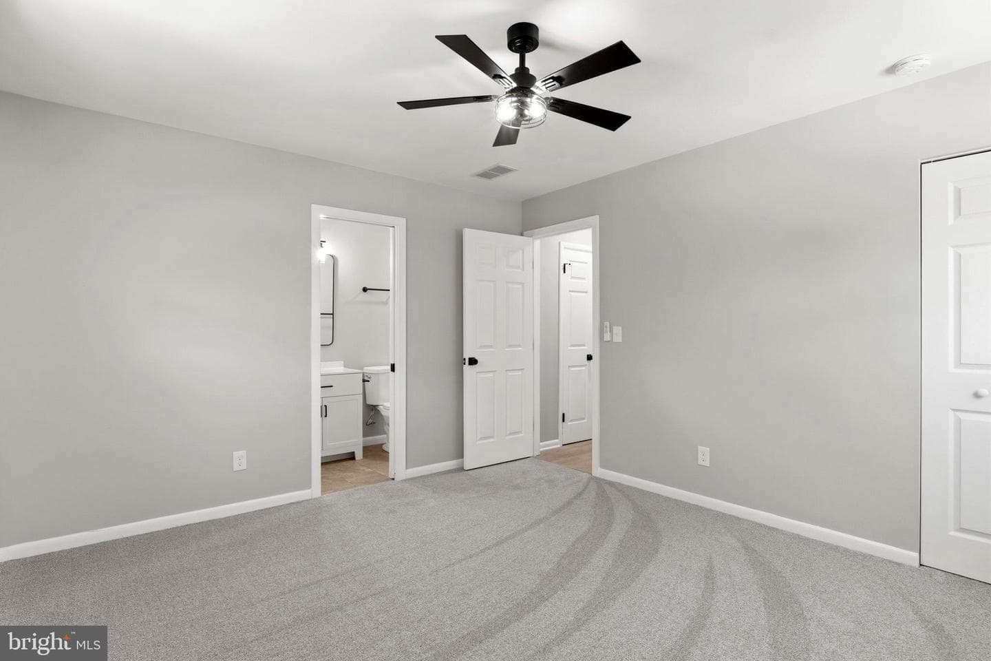 2303 Lyndhurst Avenue photo 9