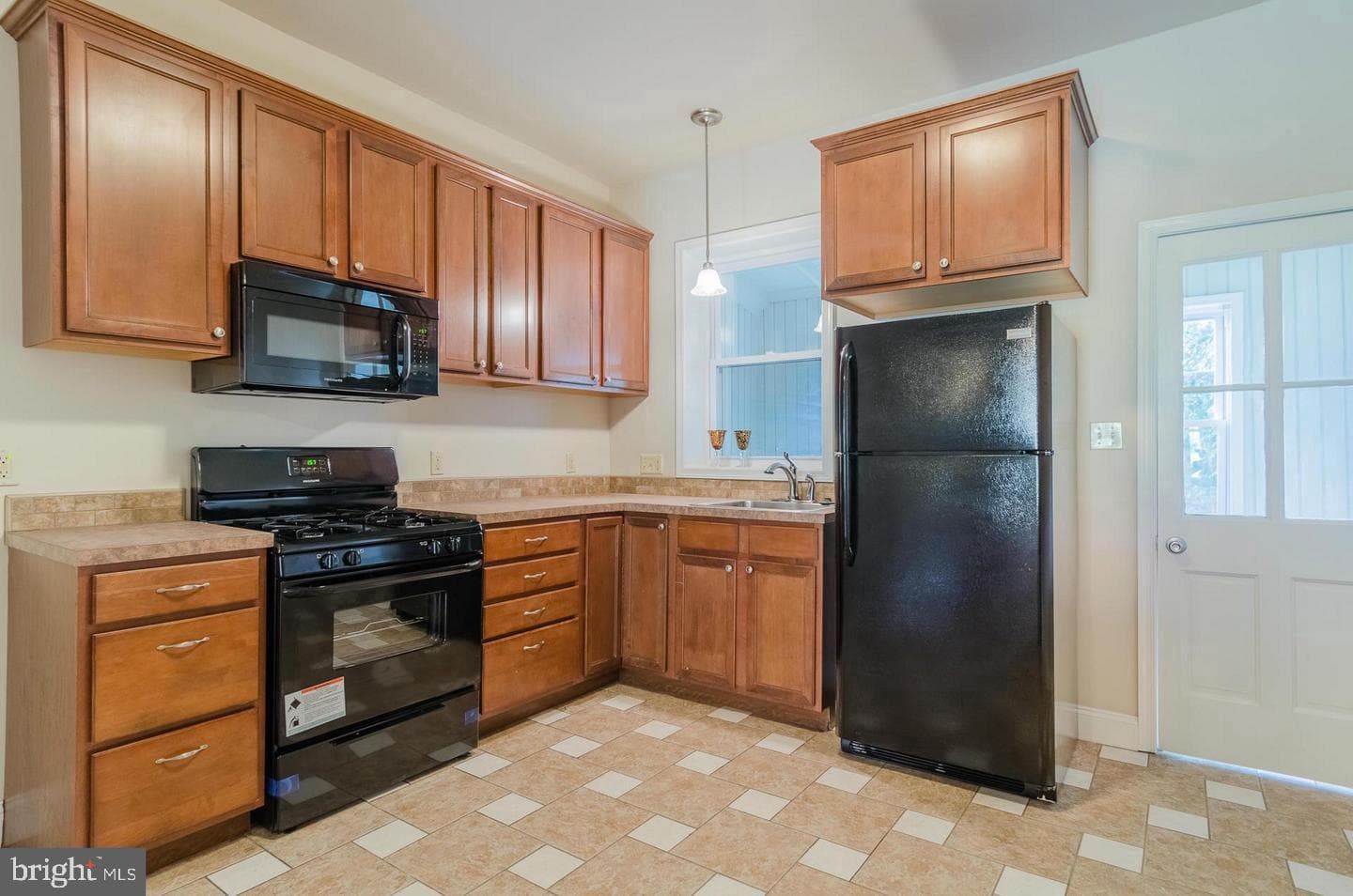 2219 W Baltimore Street W photo 8