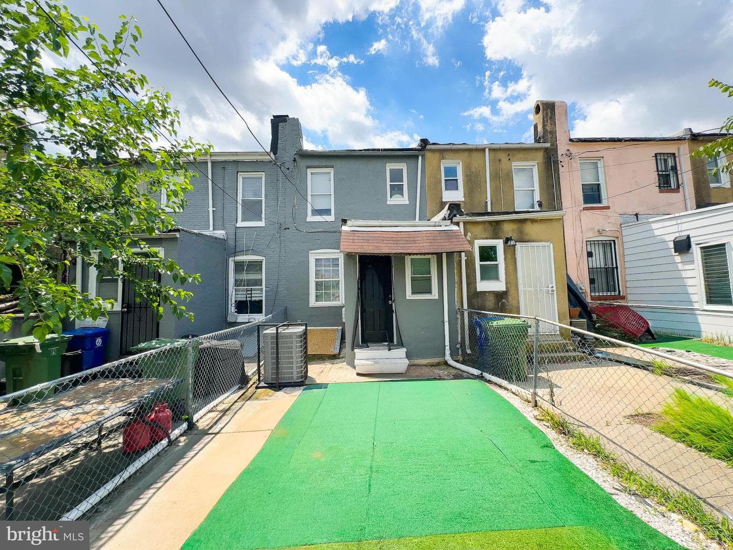2512 E Chase St photo 18
