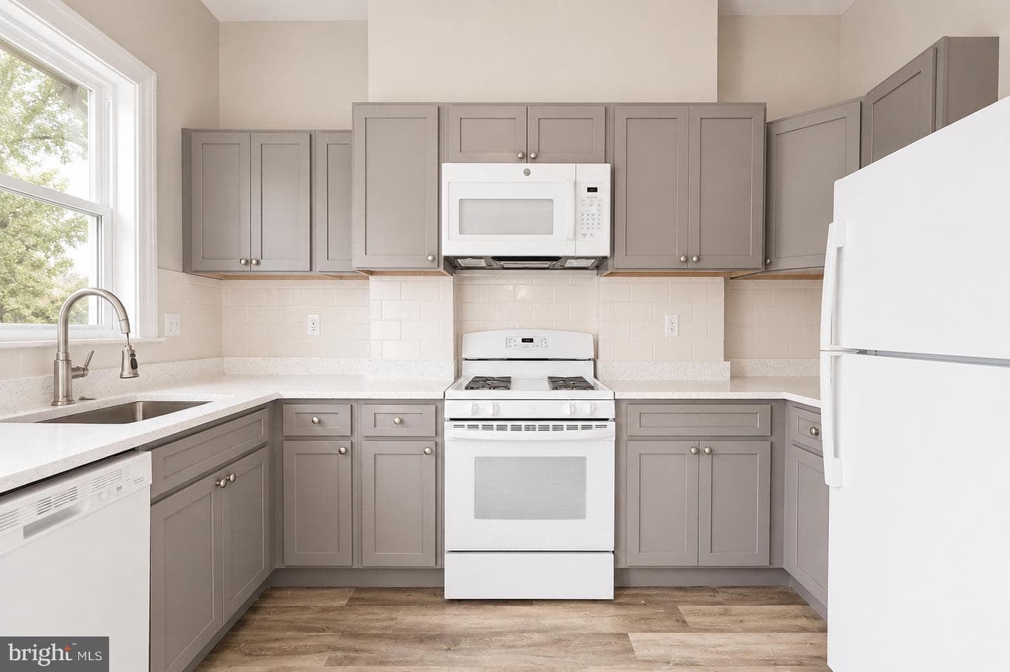 1922 W Baltimore Street photo 24