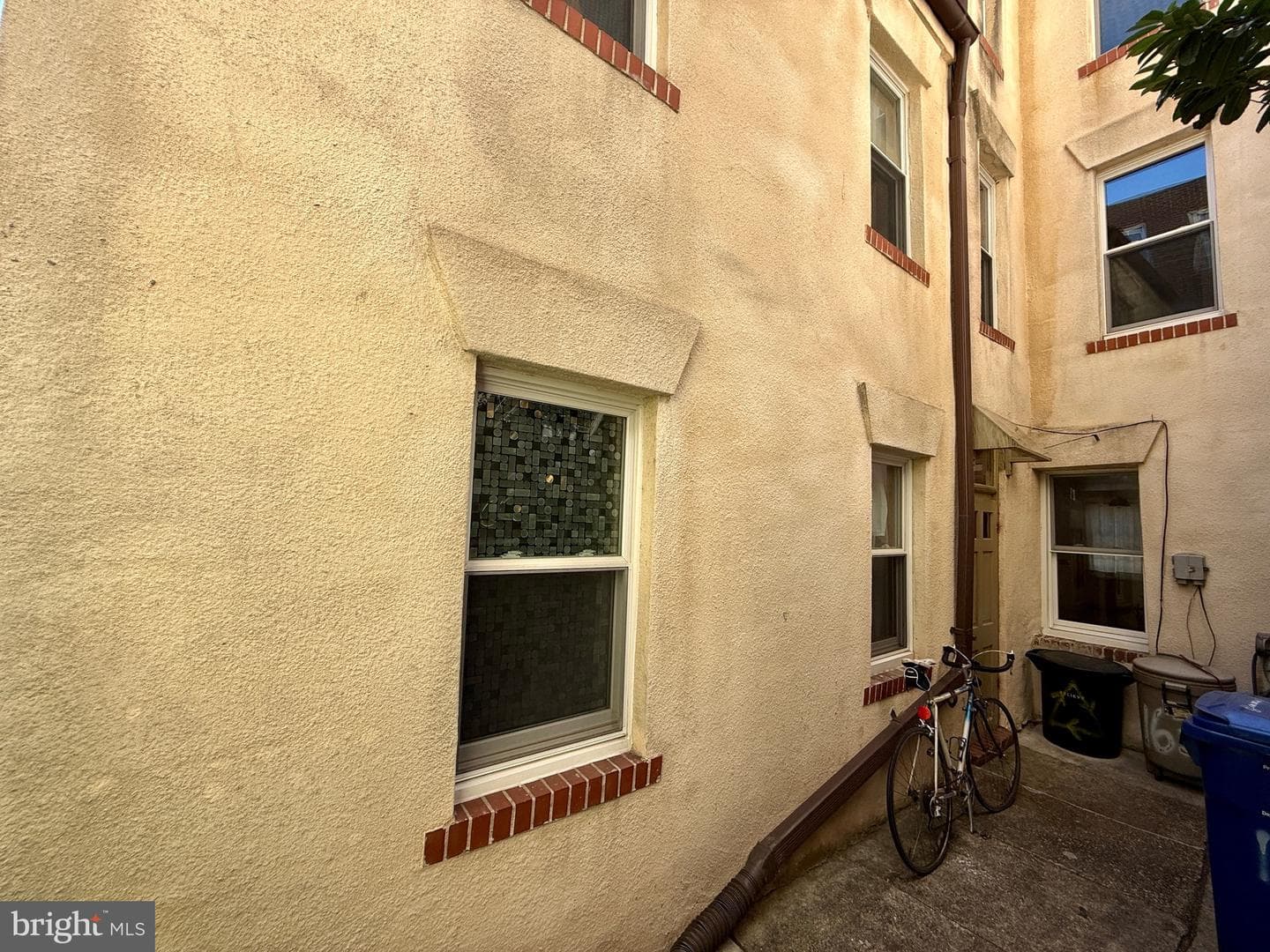 1631 Shakespeare Street photo 20