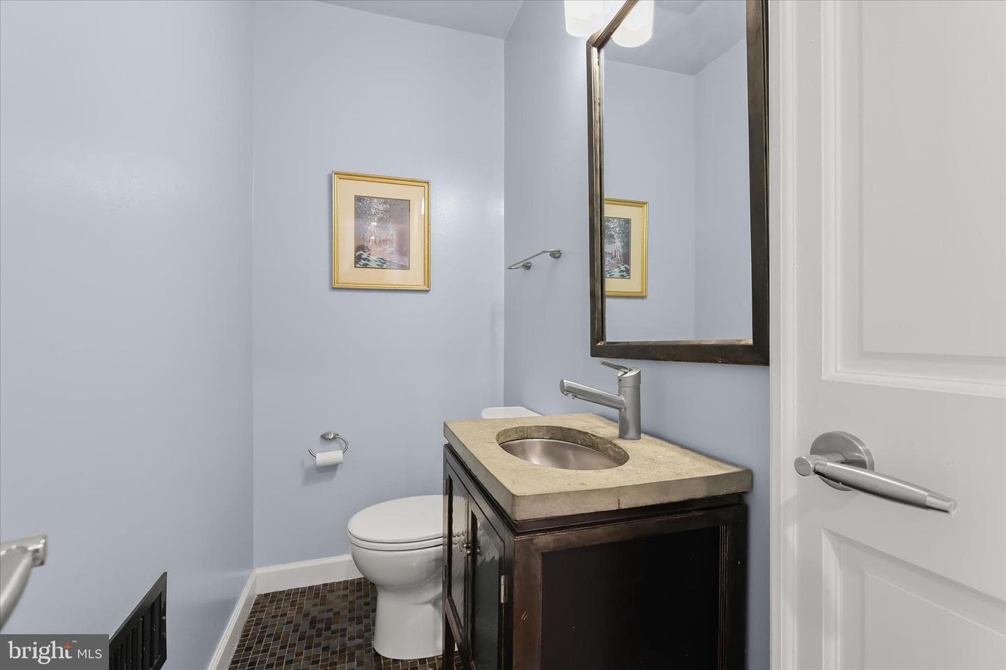 112 W Lee Street photo 13