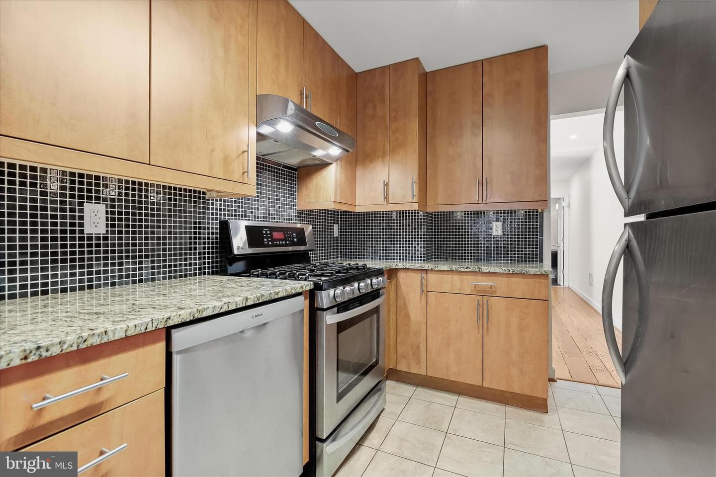 112 W Lee Street photo 15