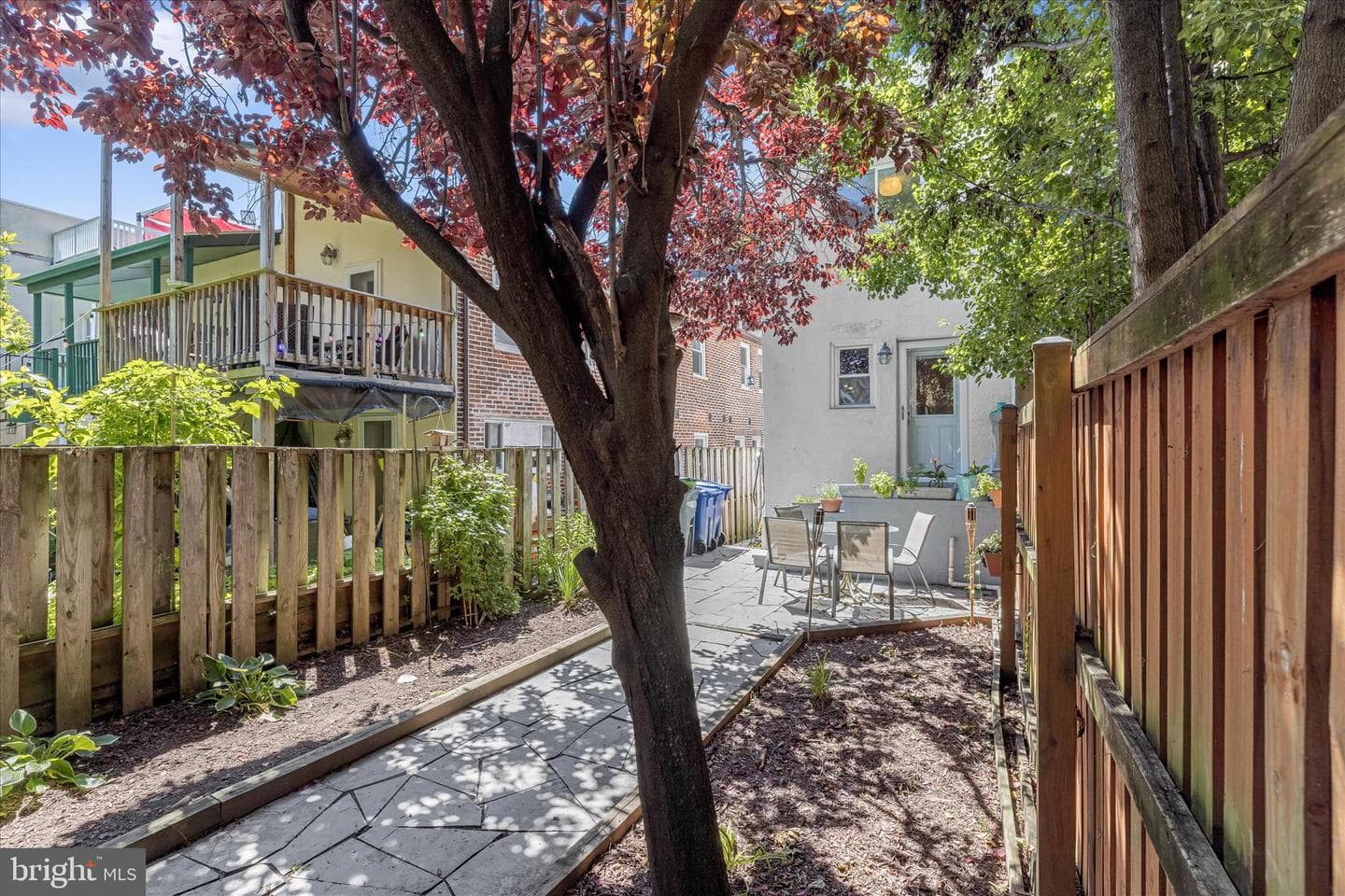 112 W Lee Street photo 24