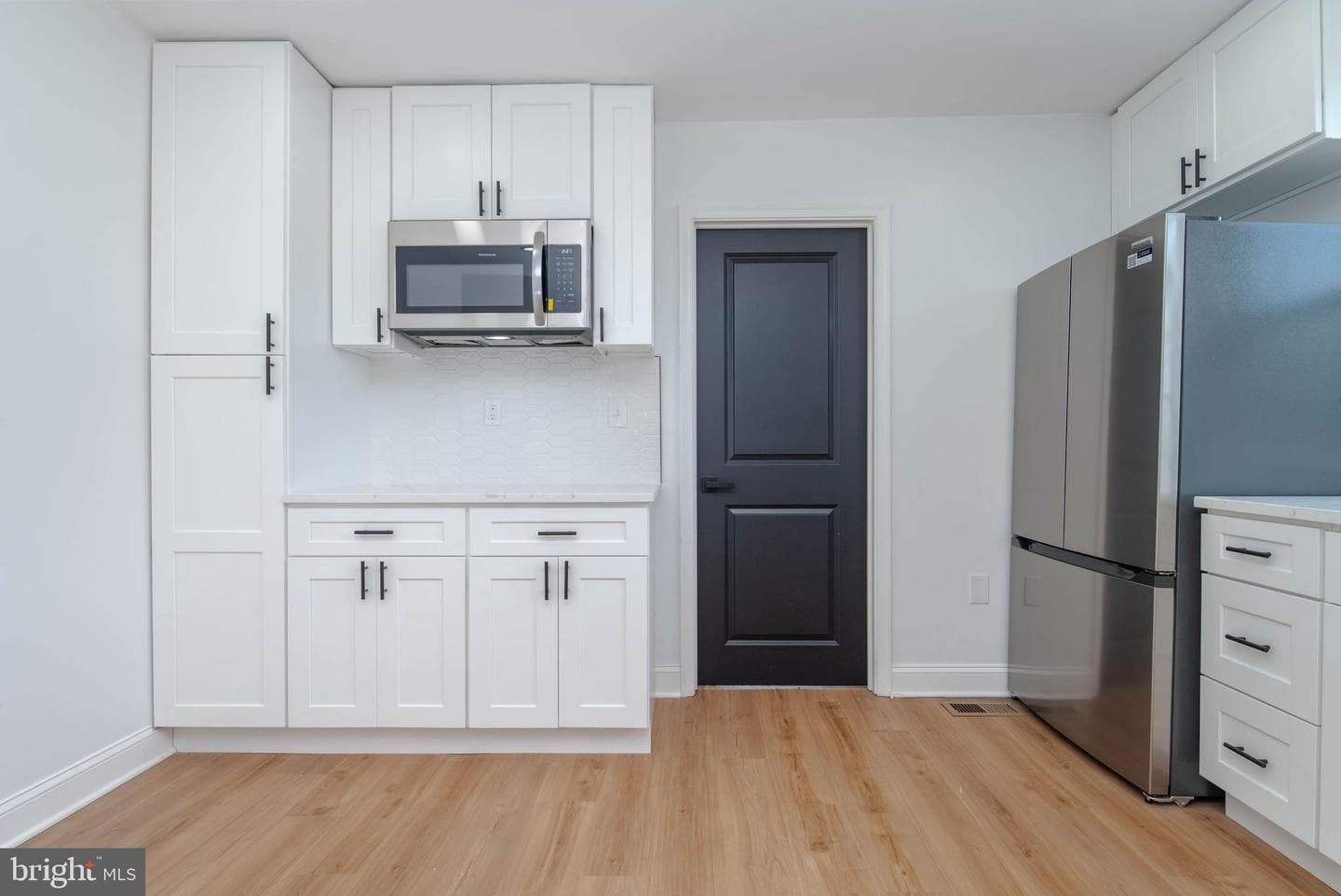 1300 W 37th Street photo 14