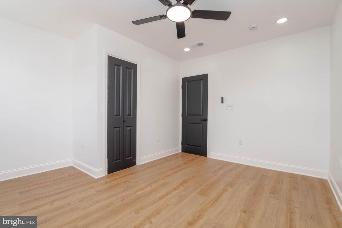 1300 W 37th Street photo 27