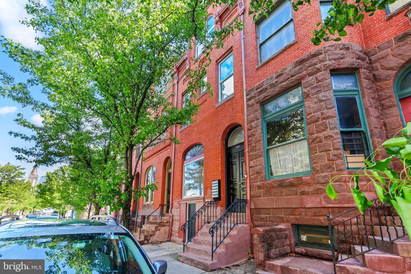 1927 Saint Paul Street photo 4