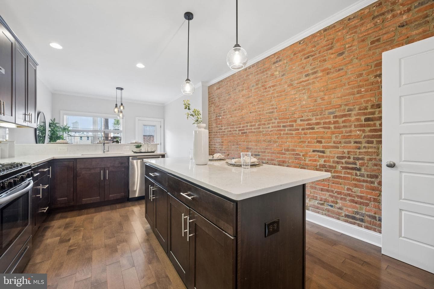 3134 Foster Avenue photo 13