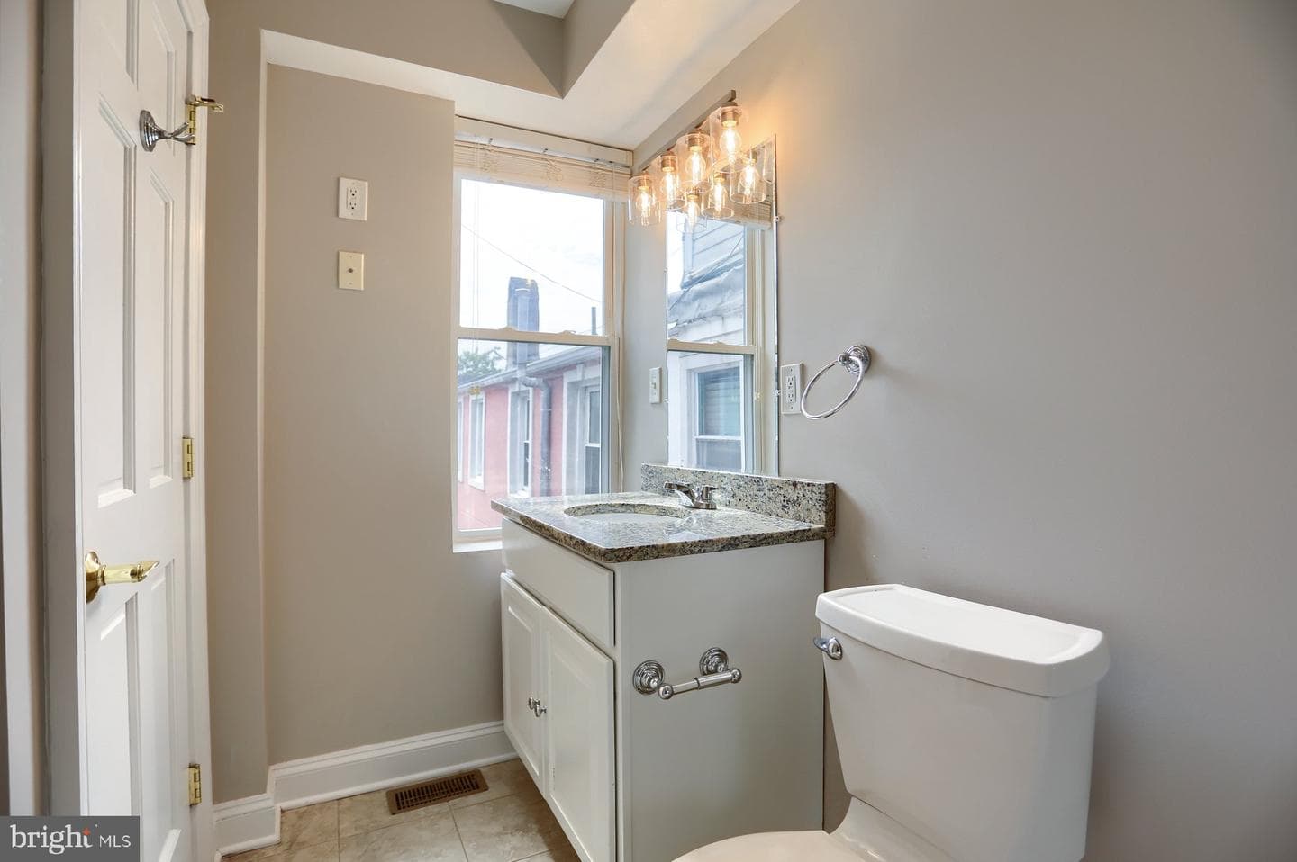 110 Ann Street photo 27