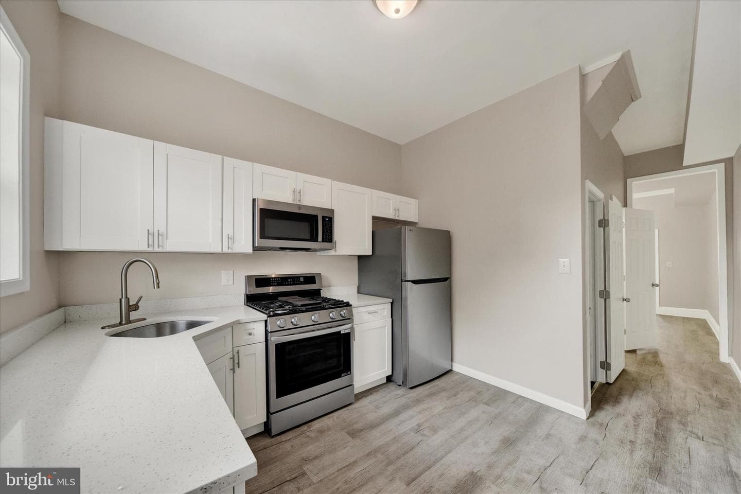 1813 N Bentalou St photo 12