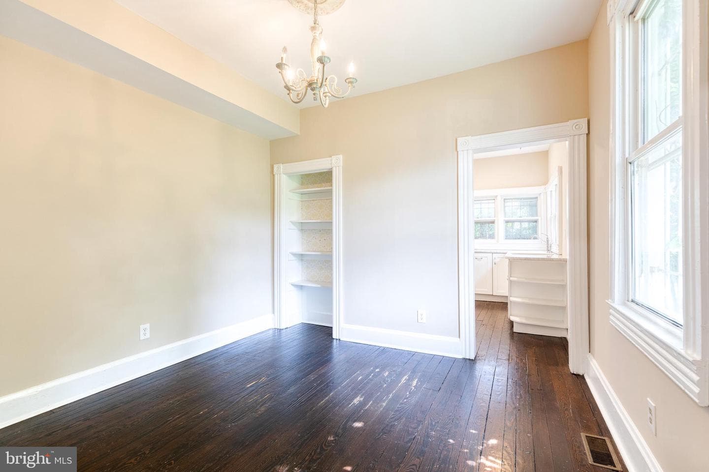 806 Homestead Street photo 11