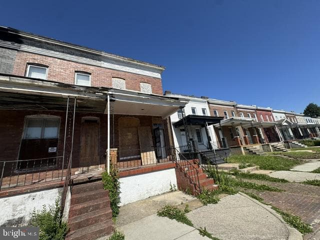 2110 N Pulaski Street photo 4