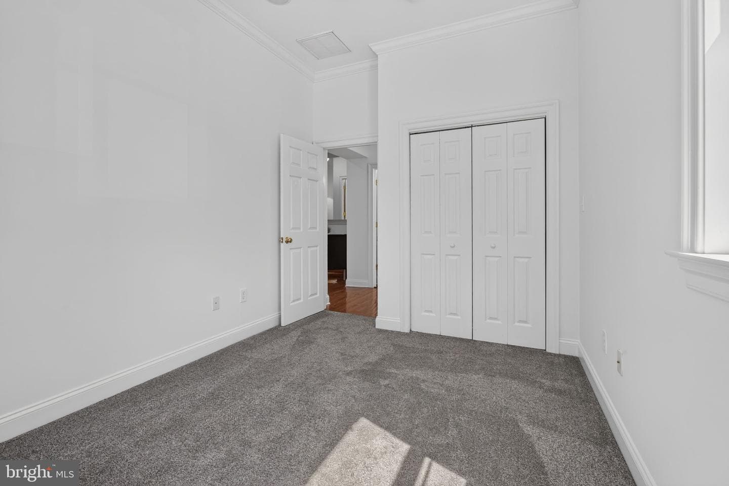 2932 Dillon Street photo 40