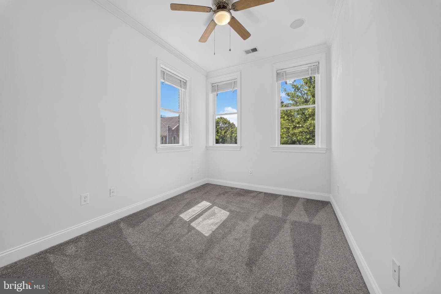 2932 Dillon Street photo 43