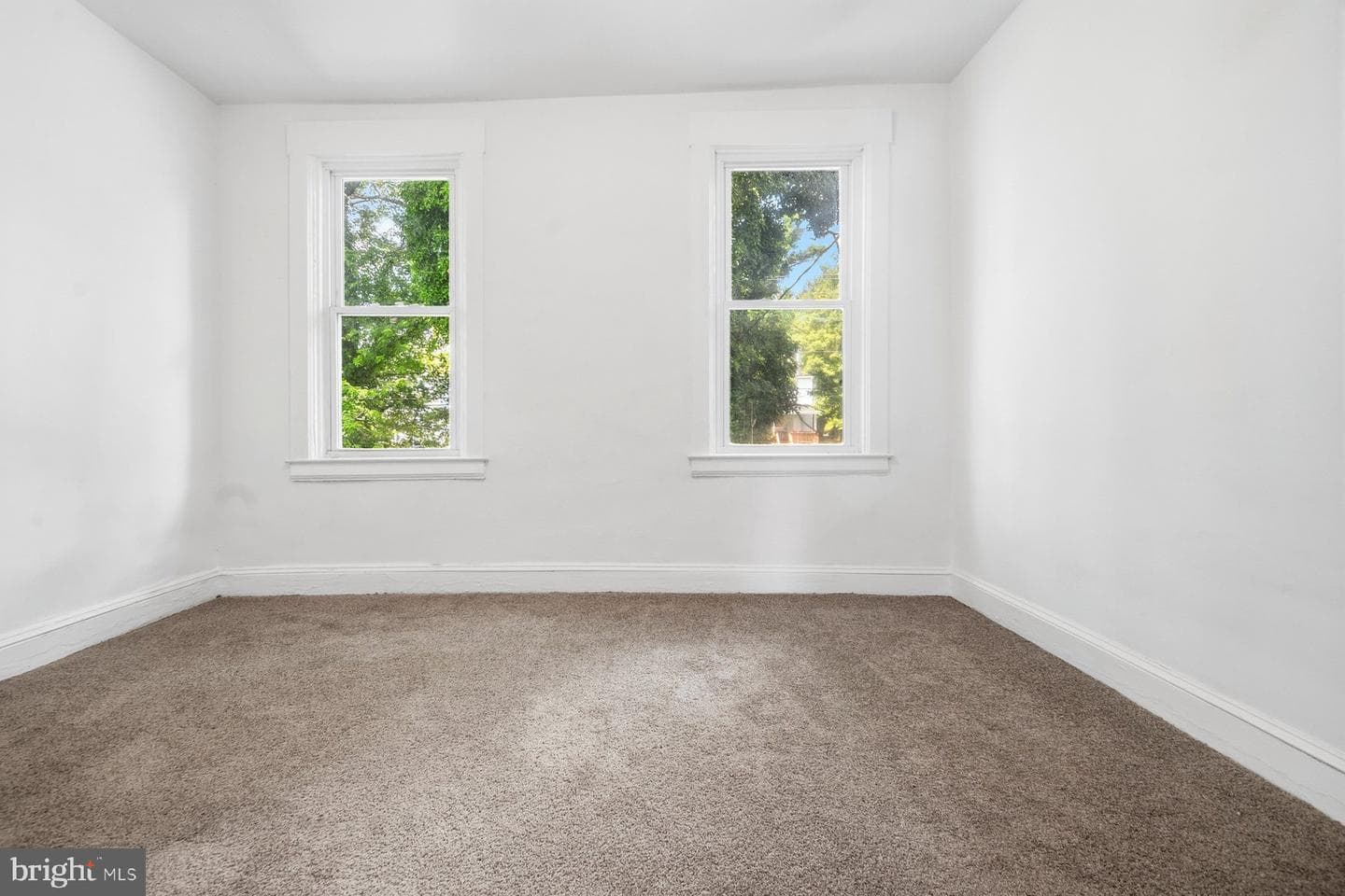 130 Collins Avenue S photo 21