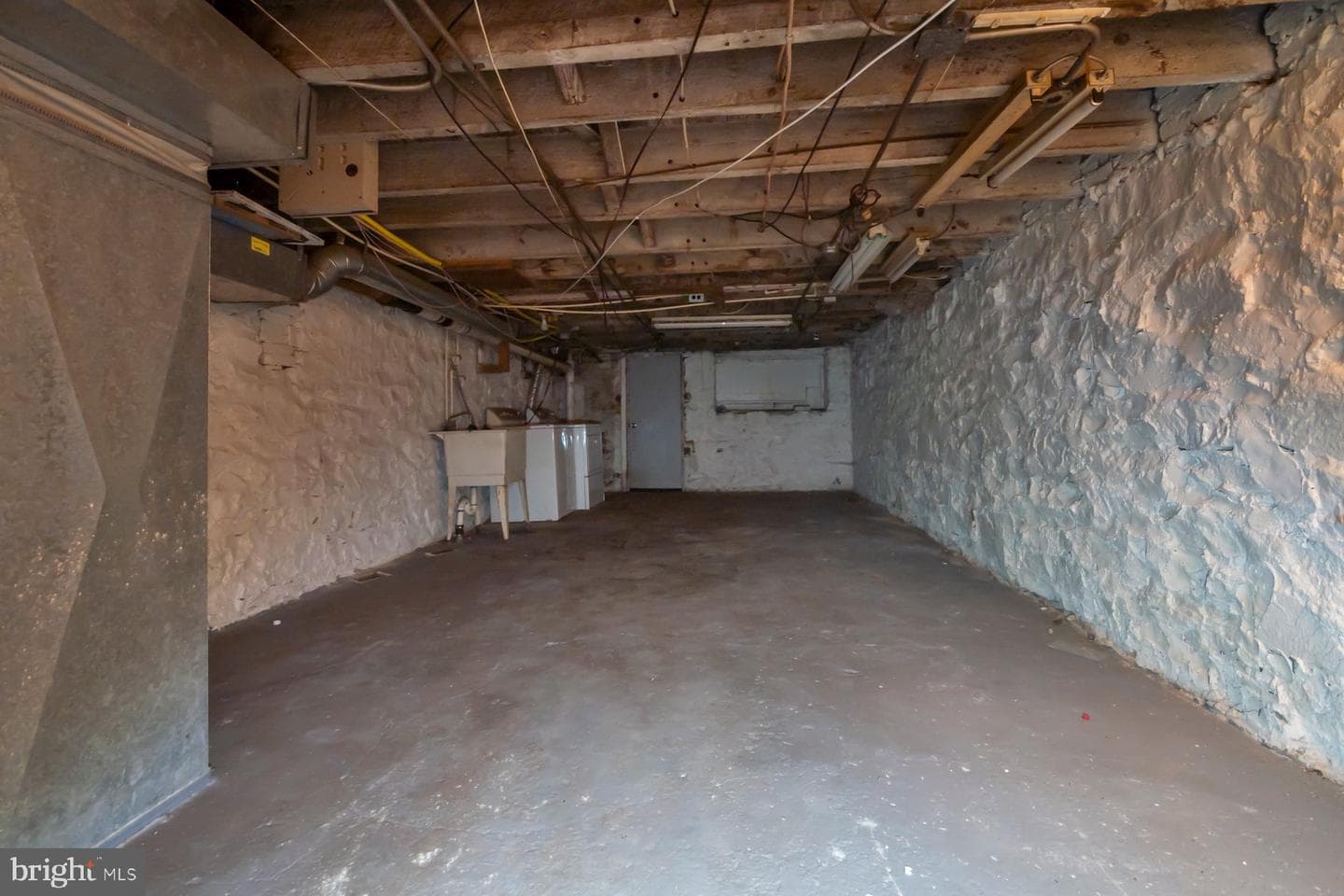 130 Collins Avenue S photo 29