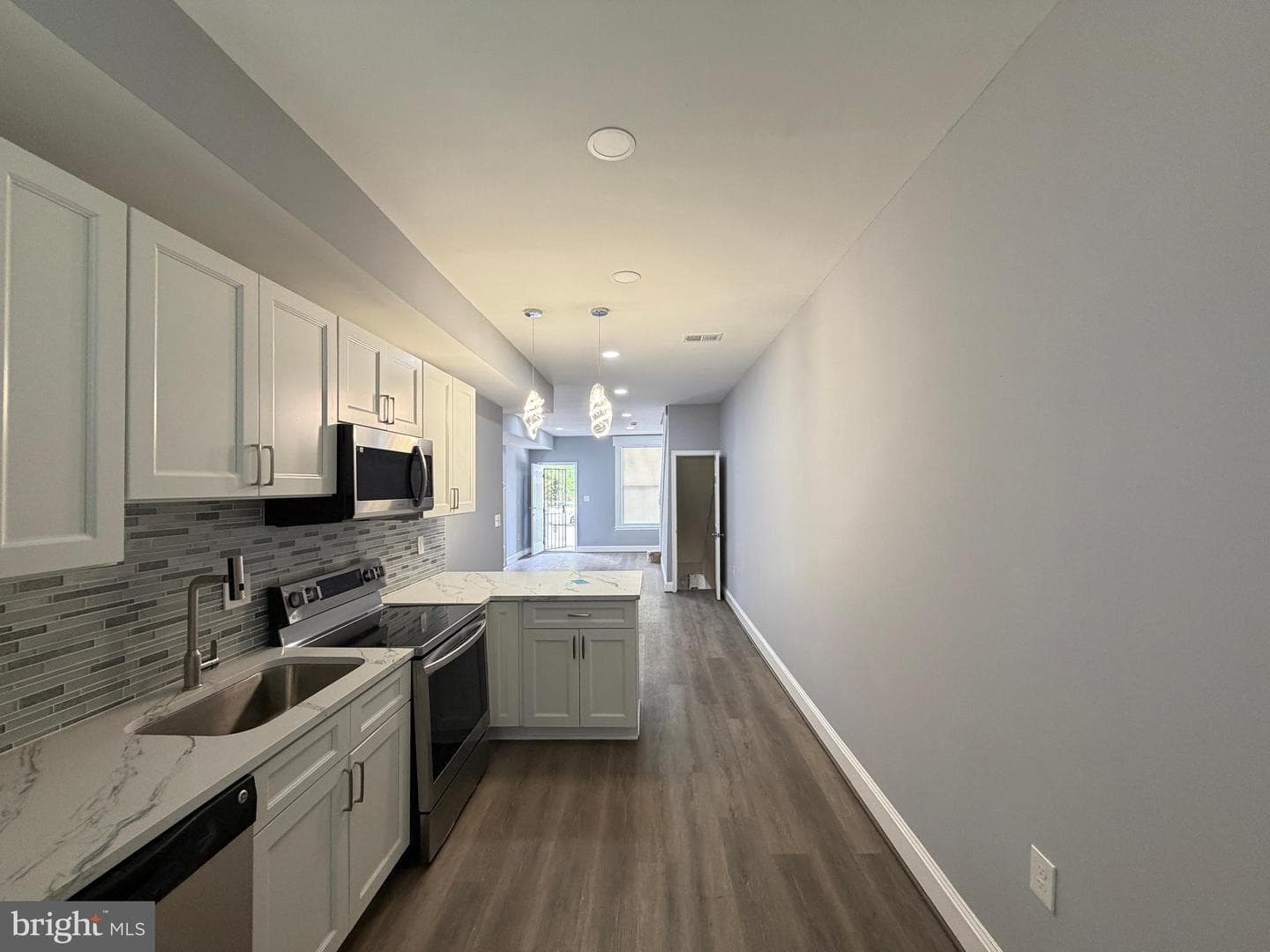 1410 N Milton Avenue photo 13