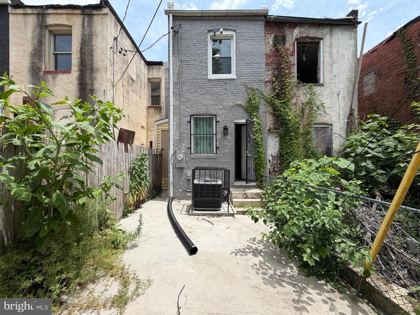 1410 N Milton Avenue photo 8
