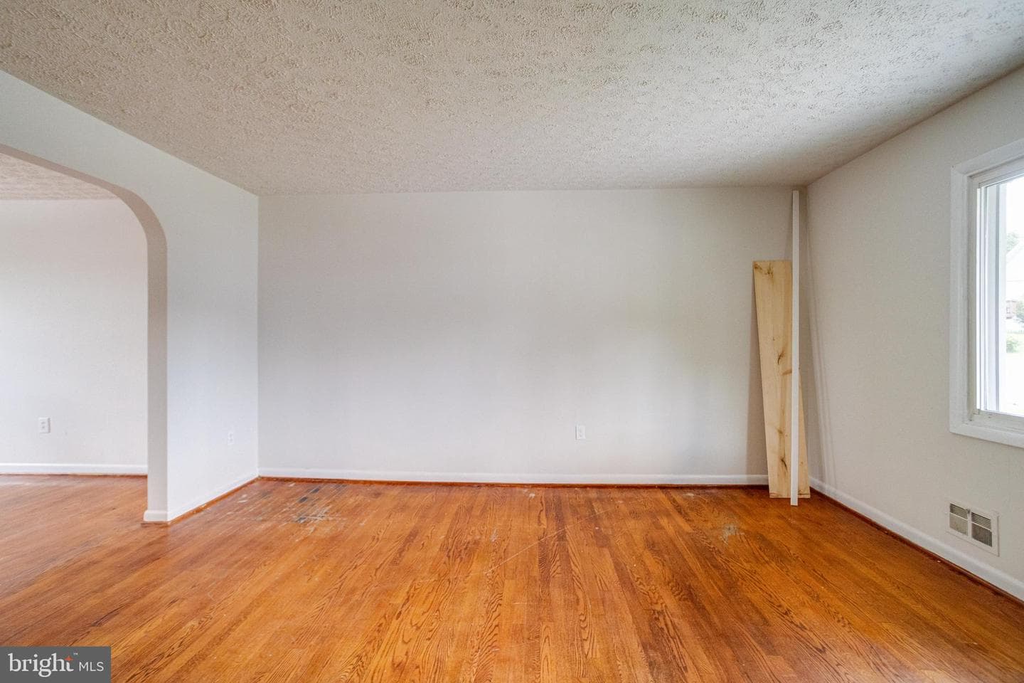 4600 Seifert Avenue photo 17