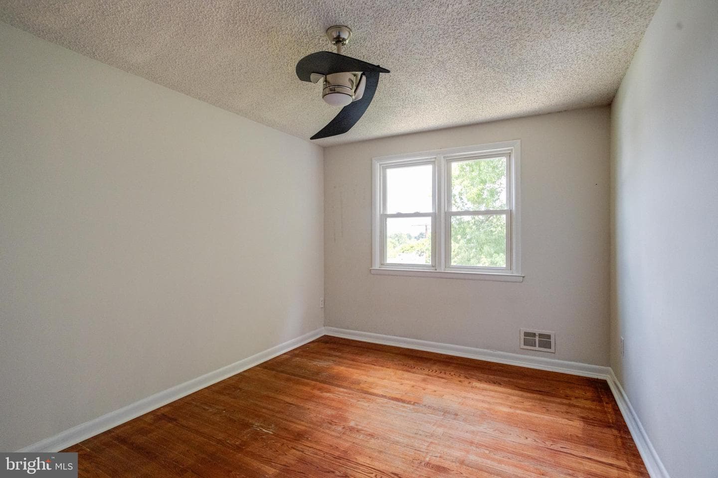 4600 Seifert Avenue photo 24
