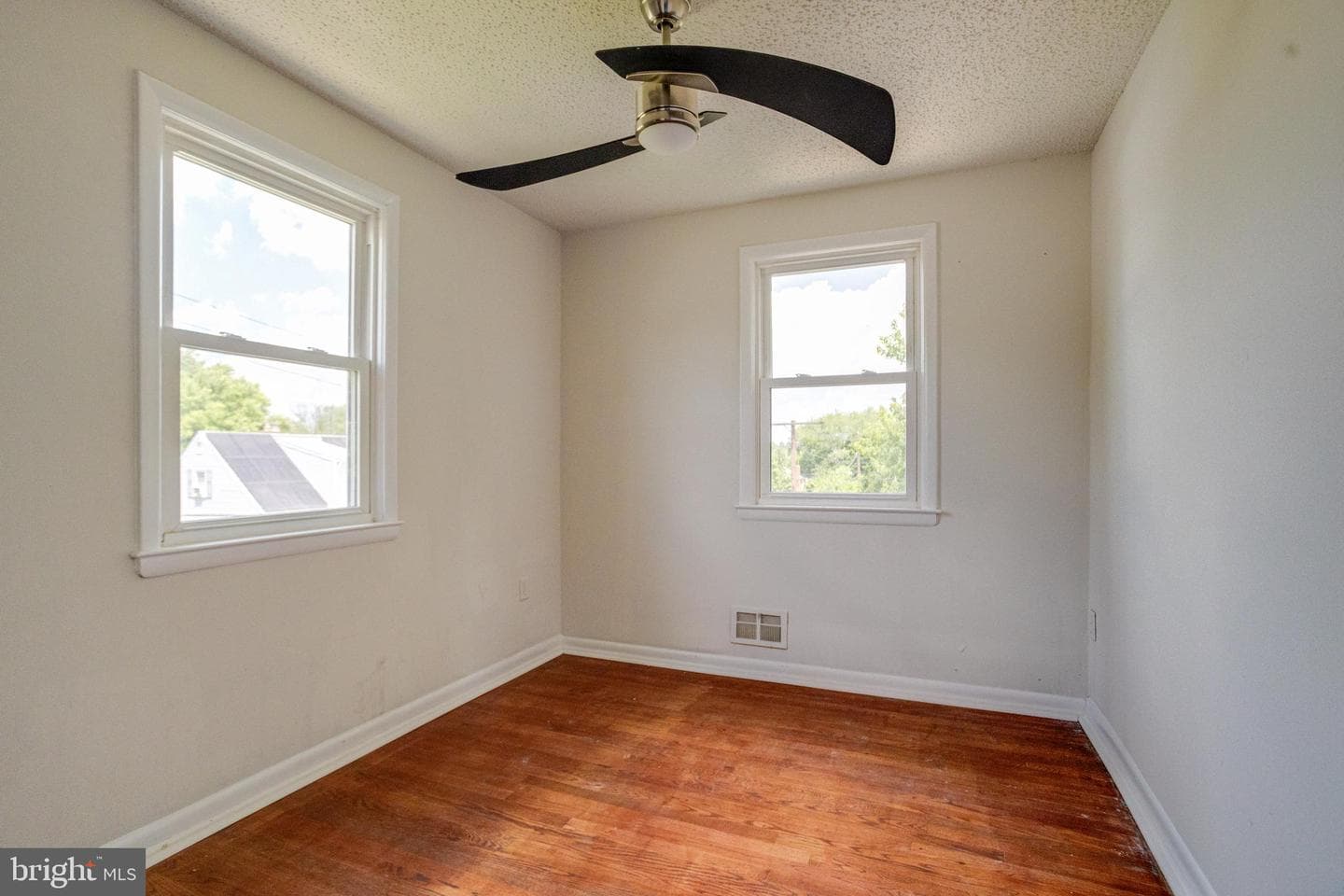 4600 Seifert Avenue photo 26