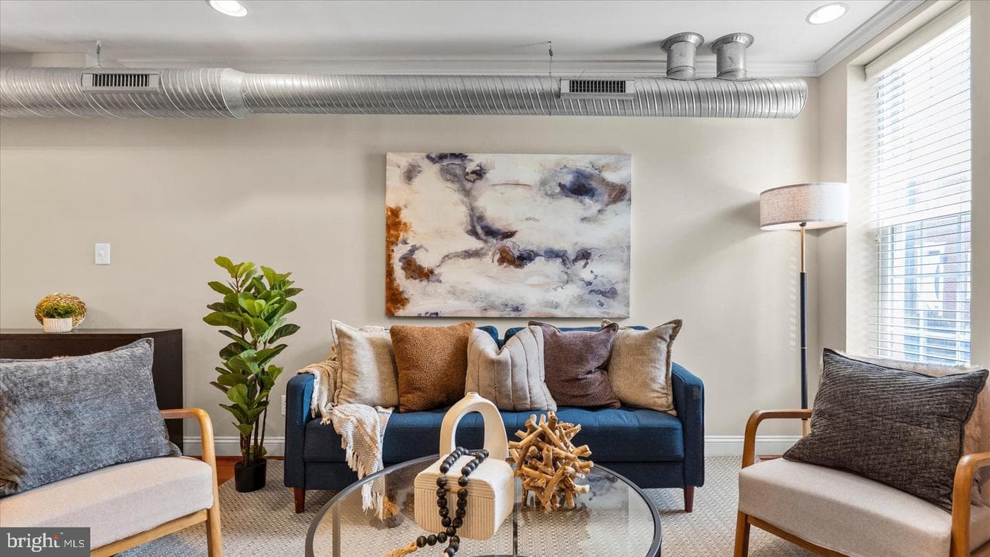 628 Wyeth Street photo 3