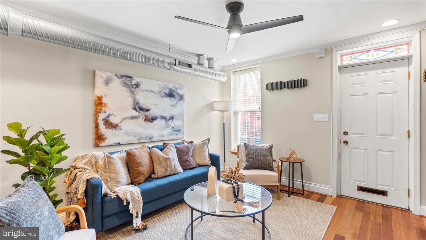 628 Wyeth Street photo 4