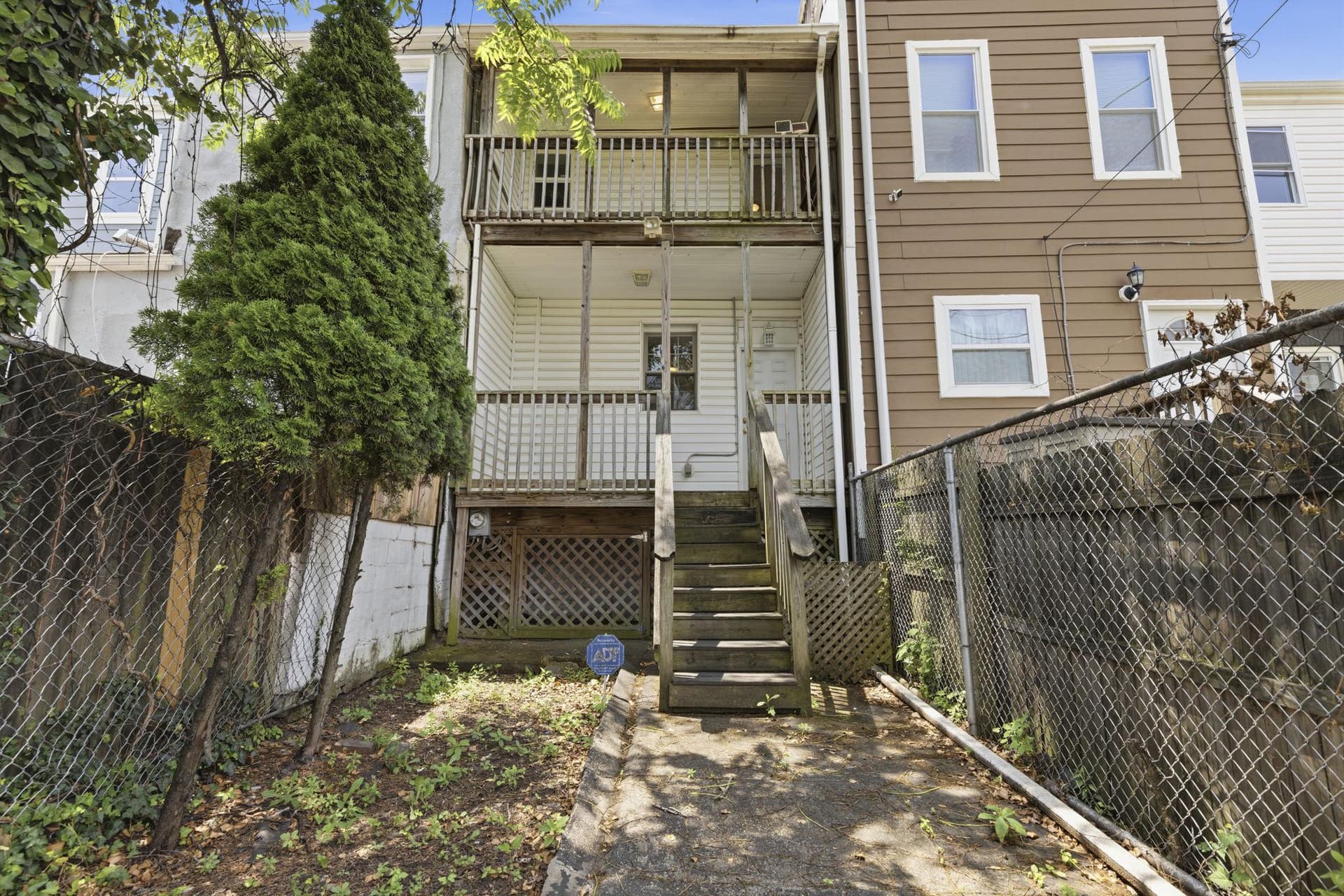 1311 N Broadway photo 16