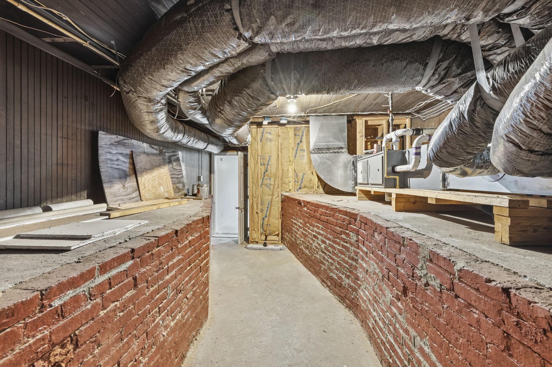1311 N Broadway photo 22