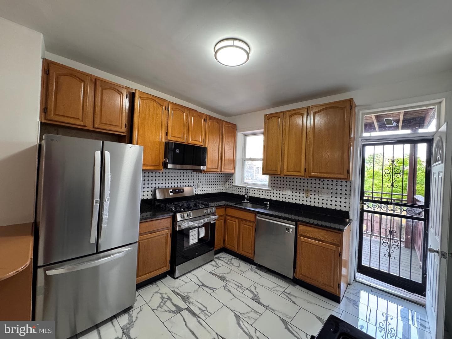 3307 Abell Avenue photo 3