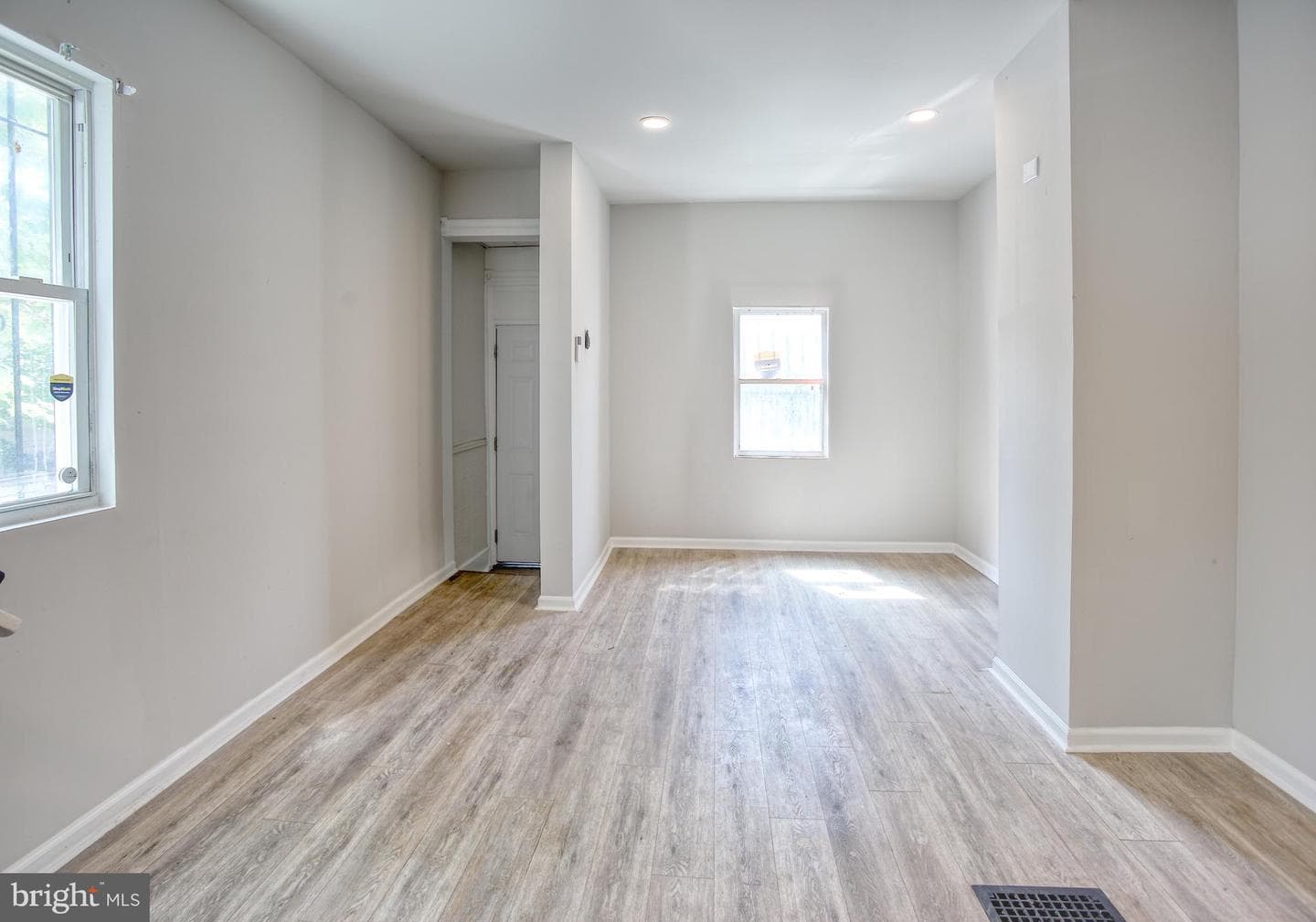 1200 Glyndon Avenue photo 8