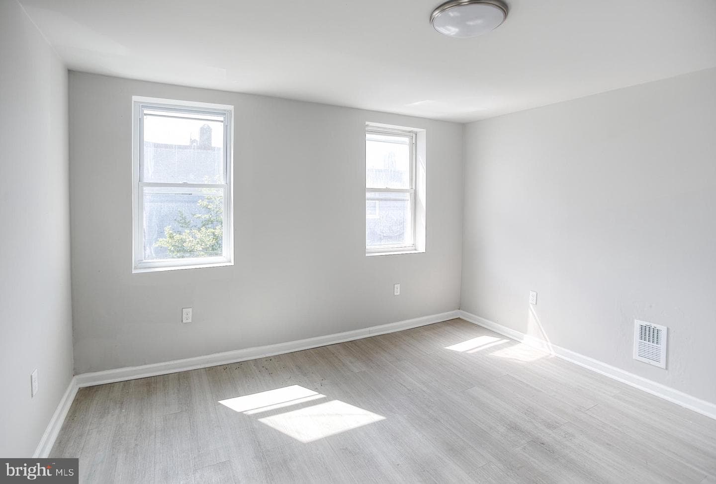 1200 Glyndon Avenue photo 9
