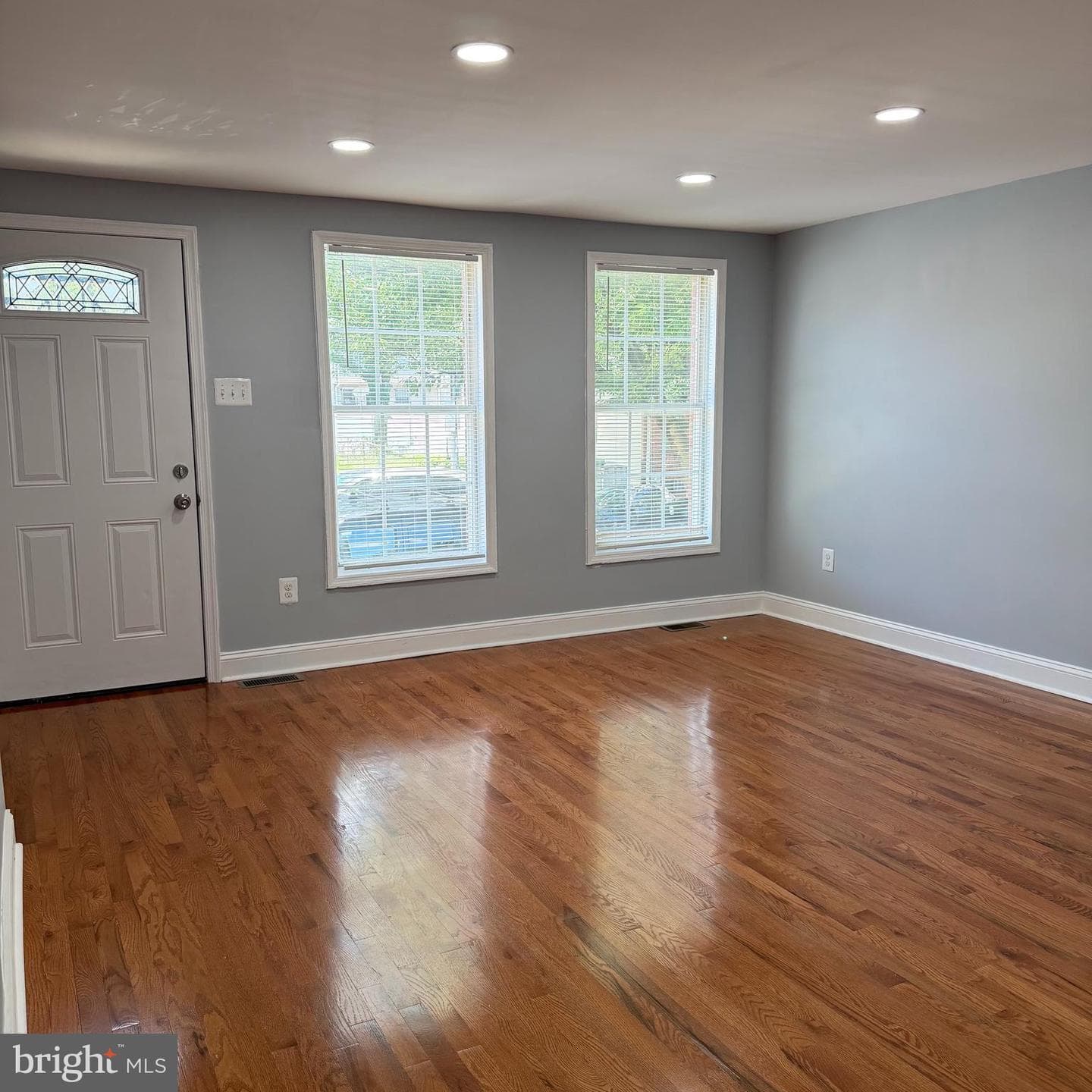 1214 N Woodyear Street photo 3