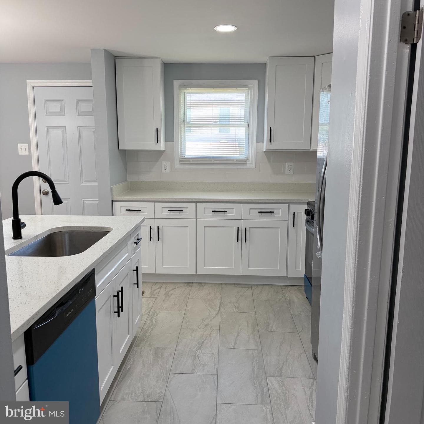 1214 N Woodyear Street photo 5