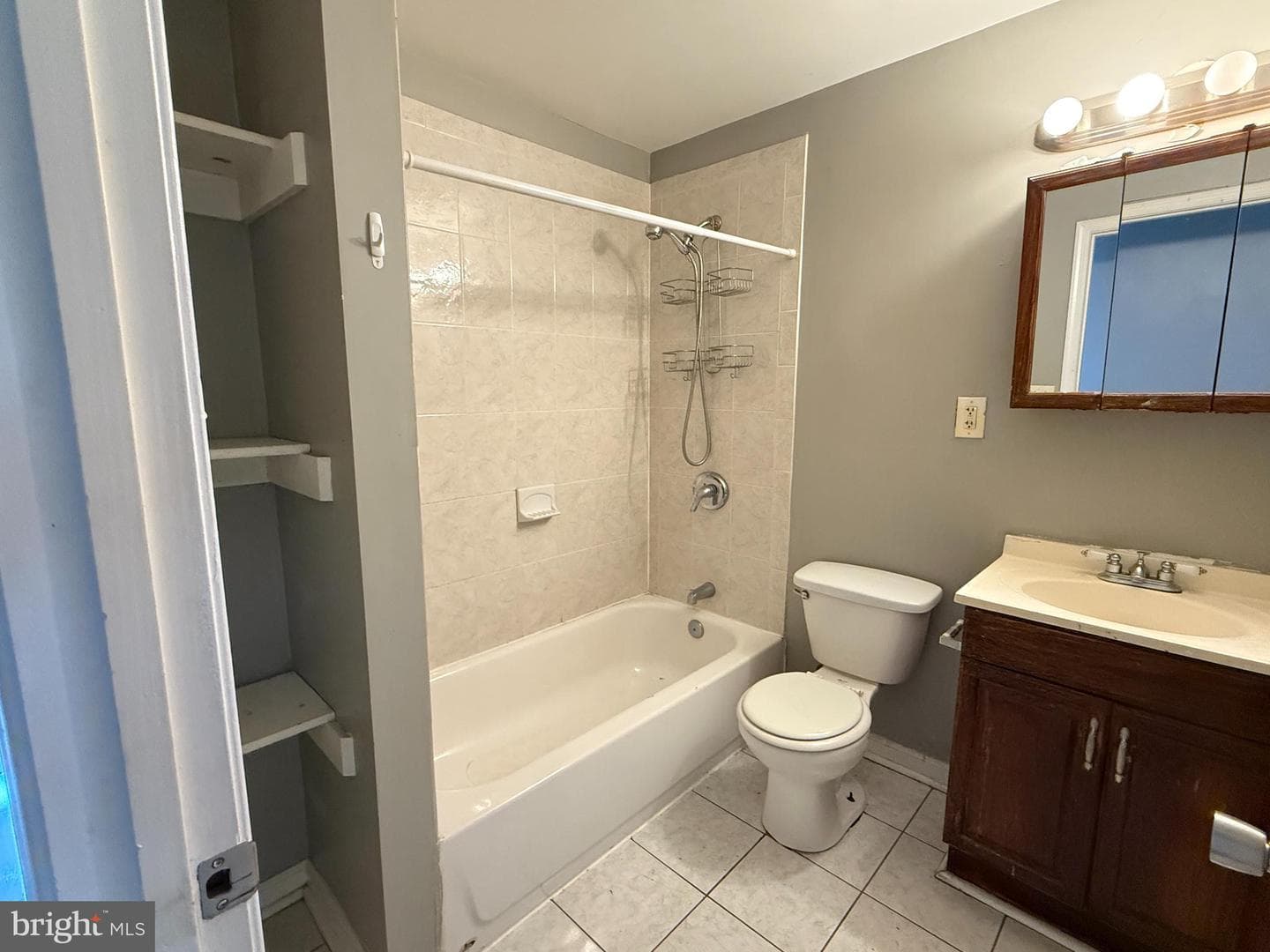 1210 Sargeant Street photo 11