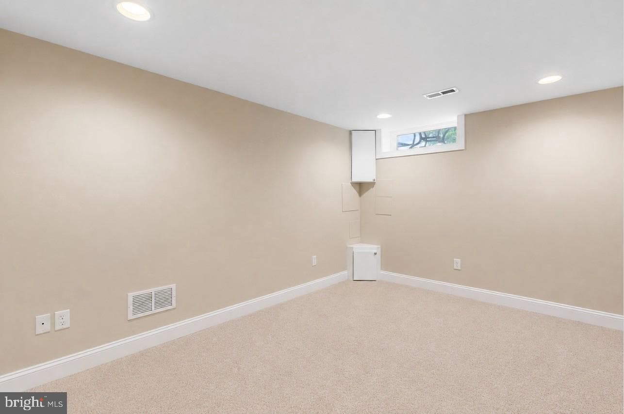 14 S Collington Avenue photo 23