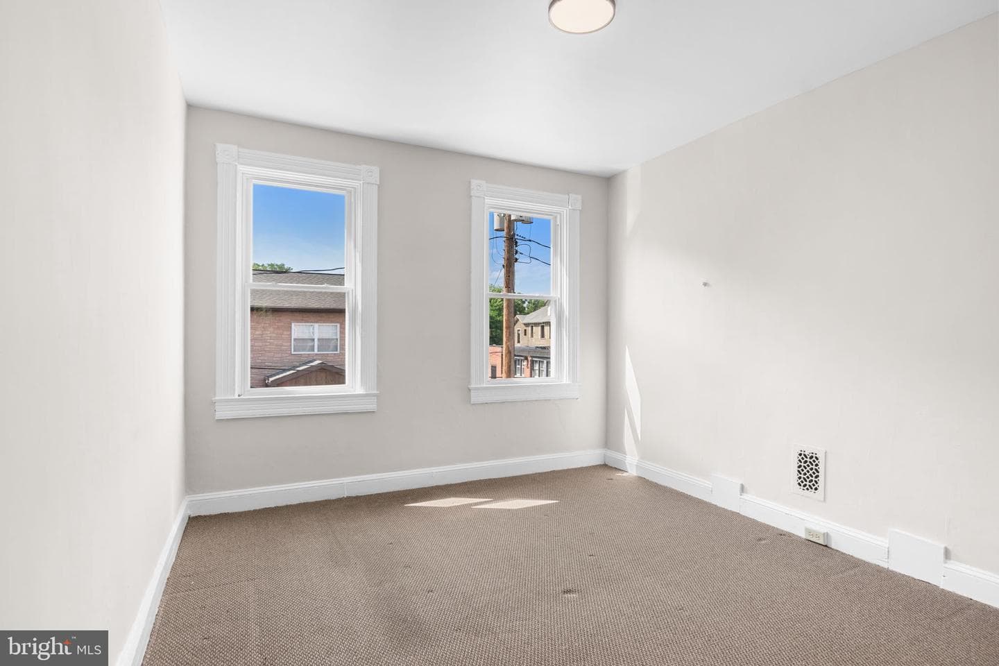 2621 Sloatfield Avenue photo 11