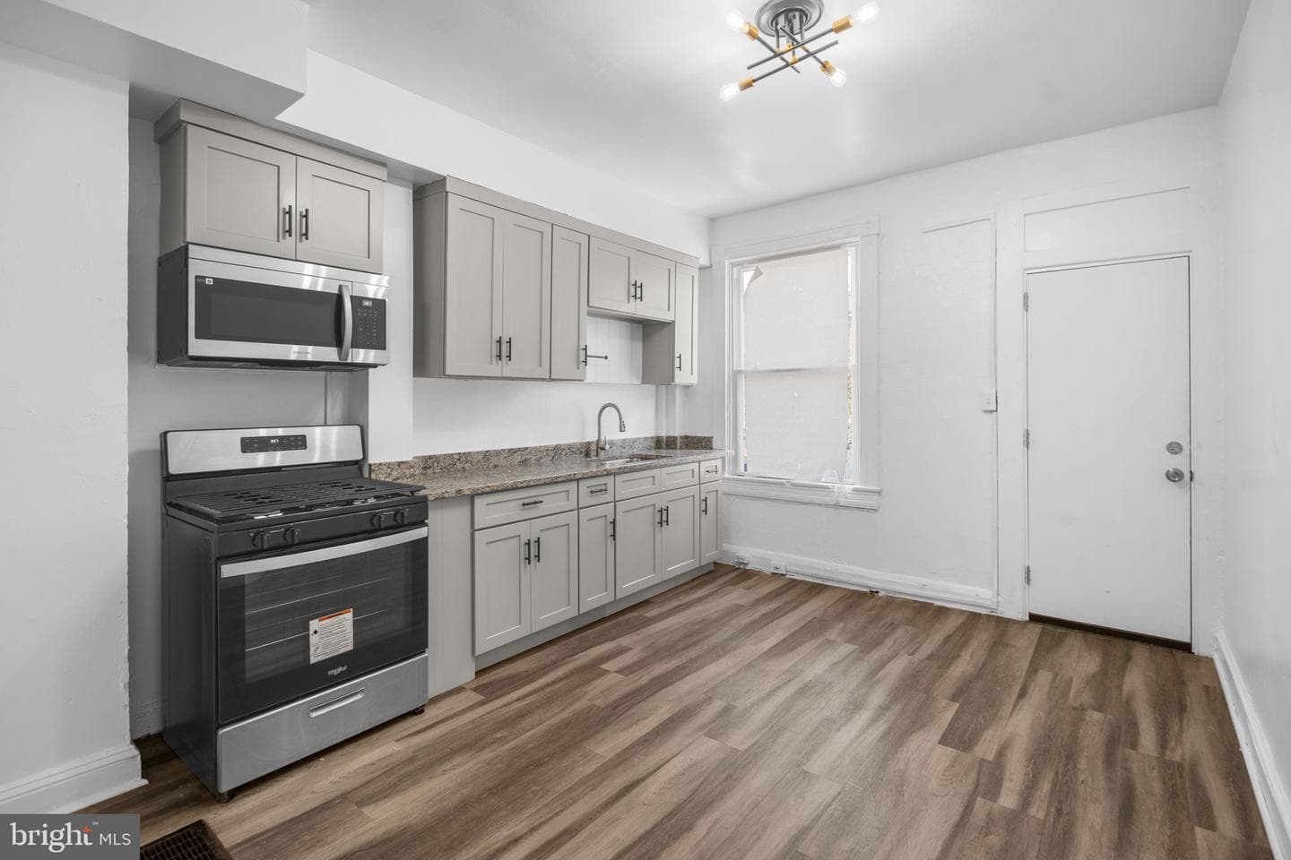 2621 Sloatfield Avenue photo 4