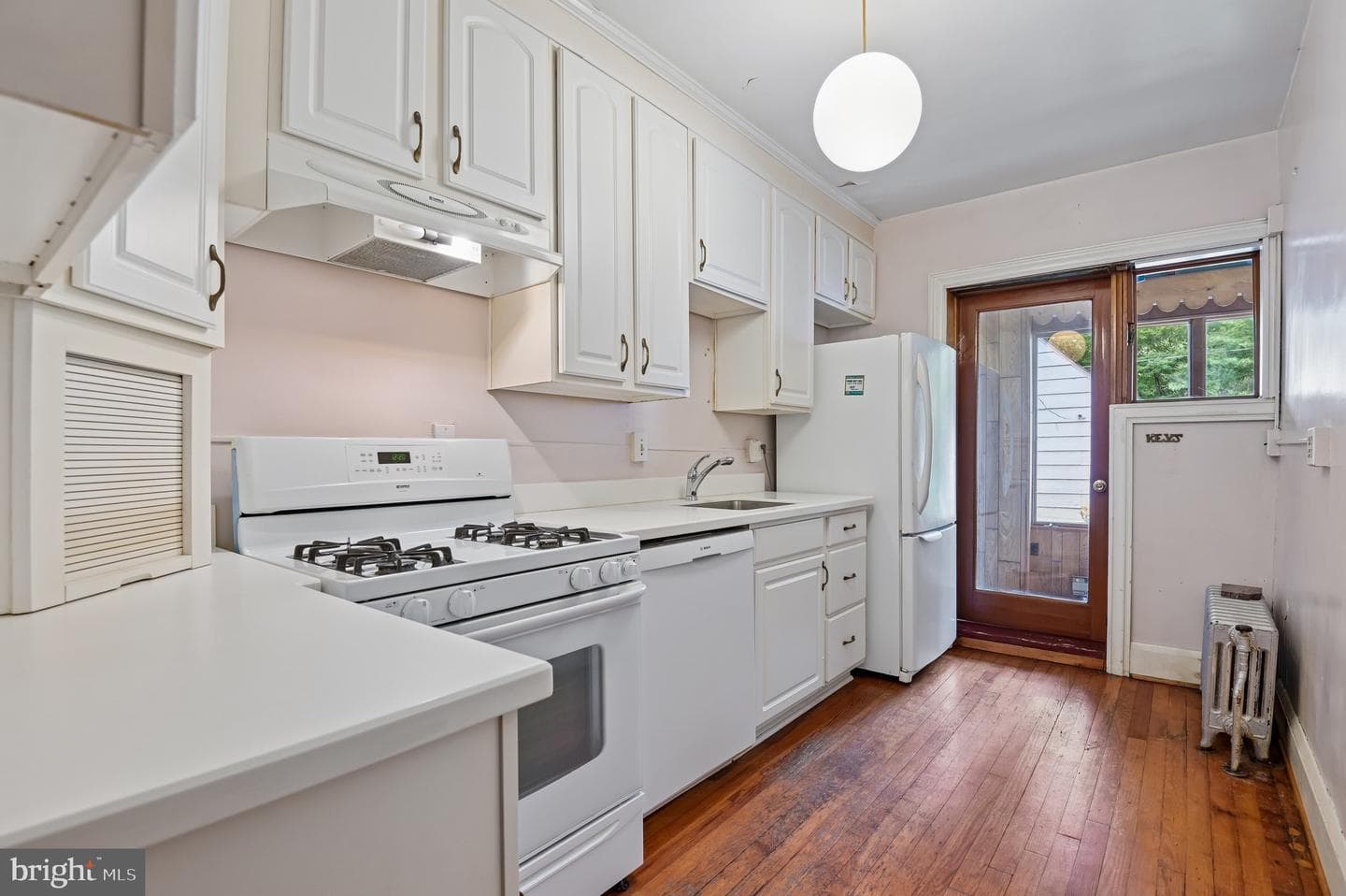 3910 Greenmount Avenue photo 10
