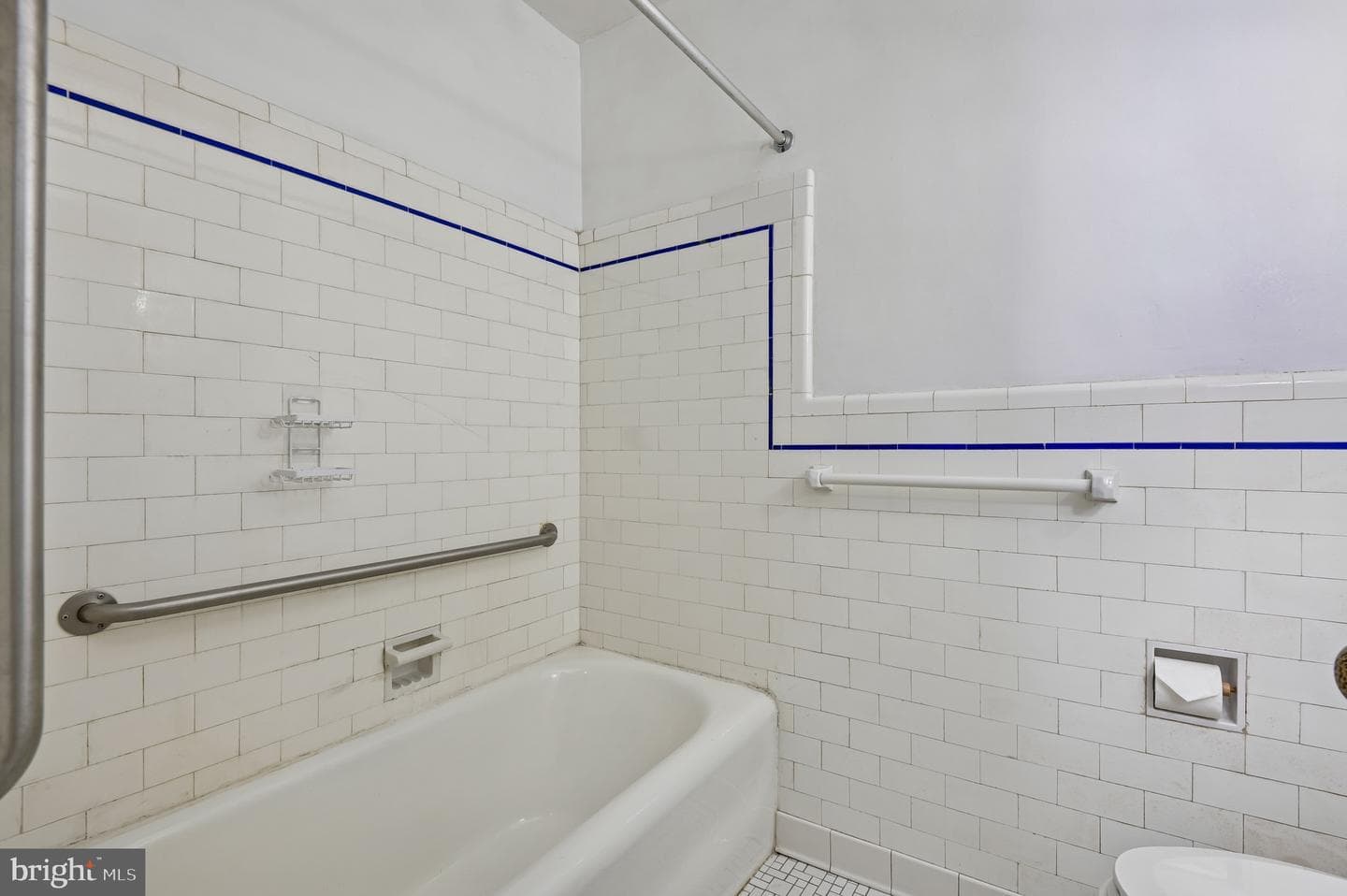 3910 Greenmount Avenue photo 24