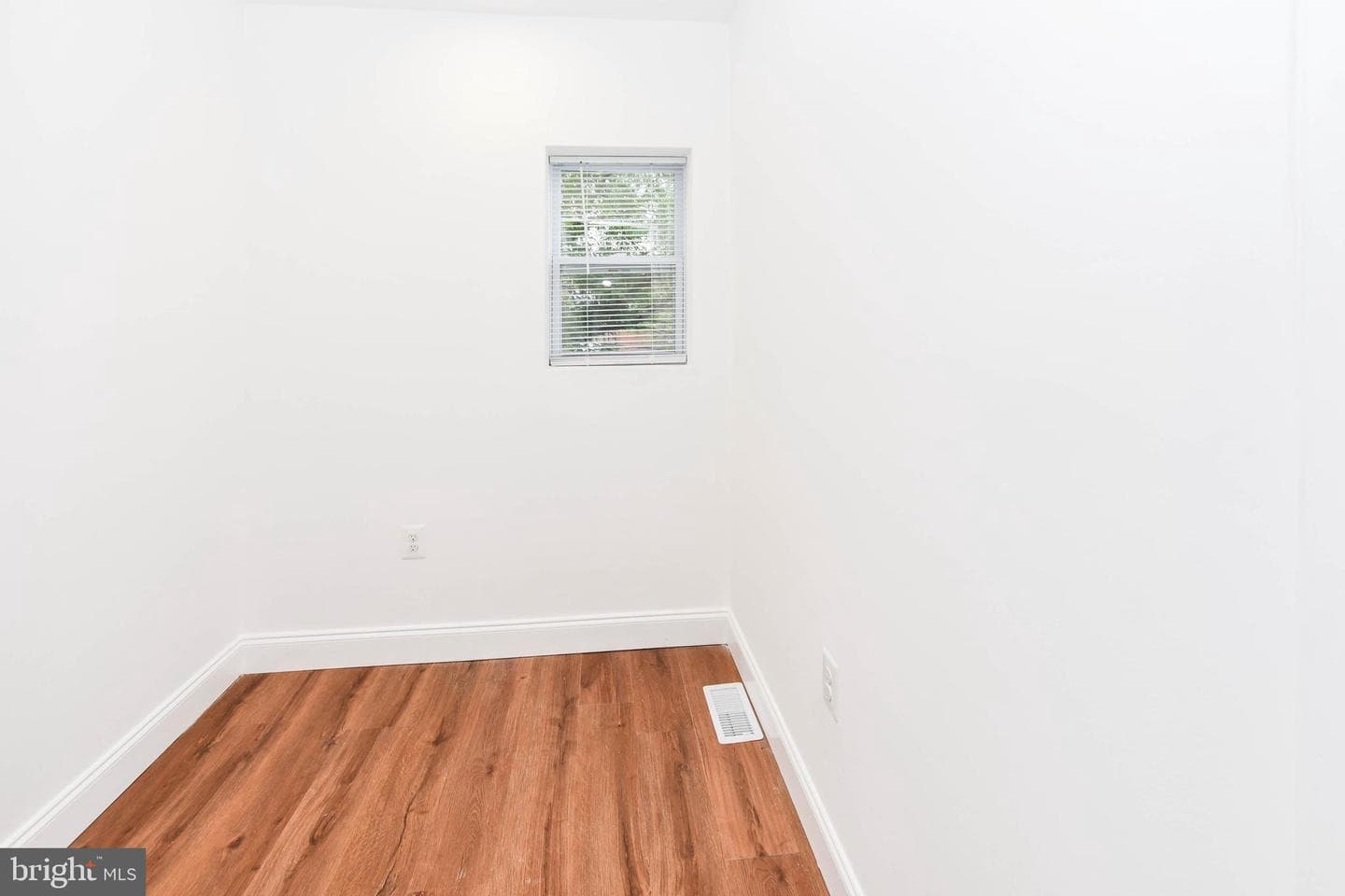 3826 10th Street photo 17