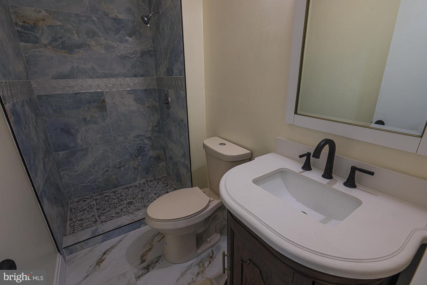 1906 Greenhaven Drive photo 27