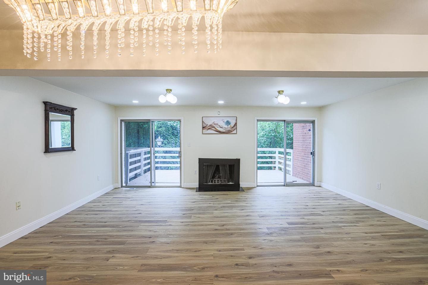 1906 Greenhaven Drive photo 9