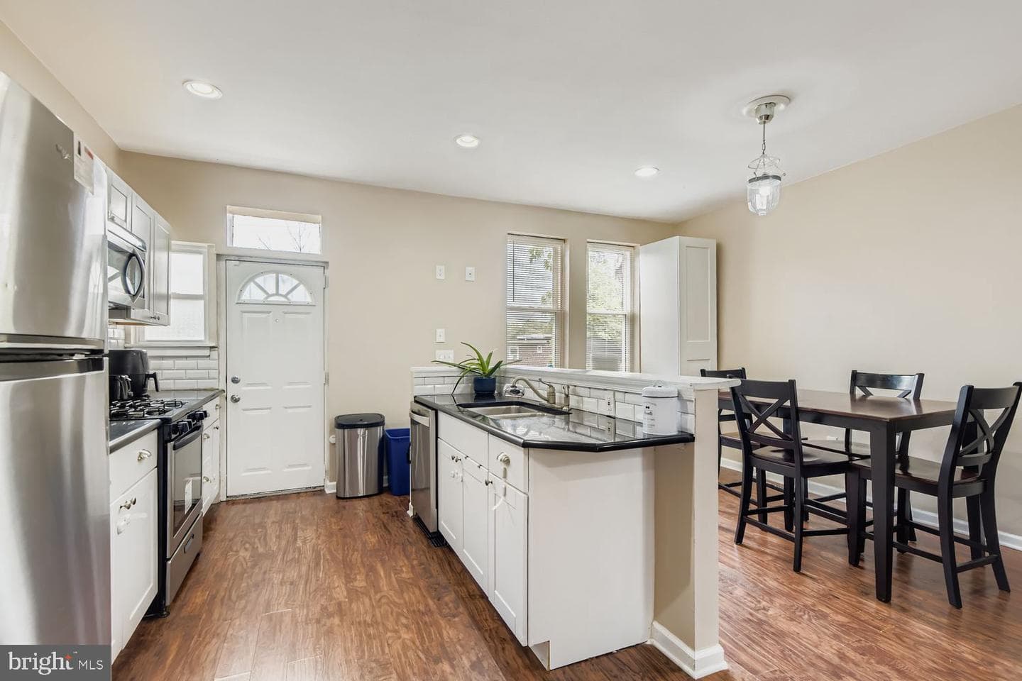 4155 Fairview Avenue photo 4