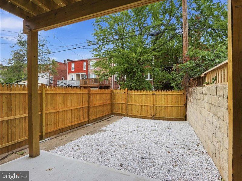 758 Melville Avenue photo 28
