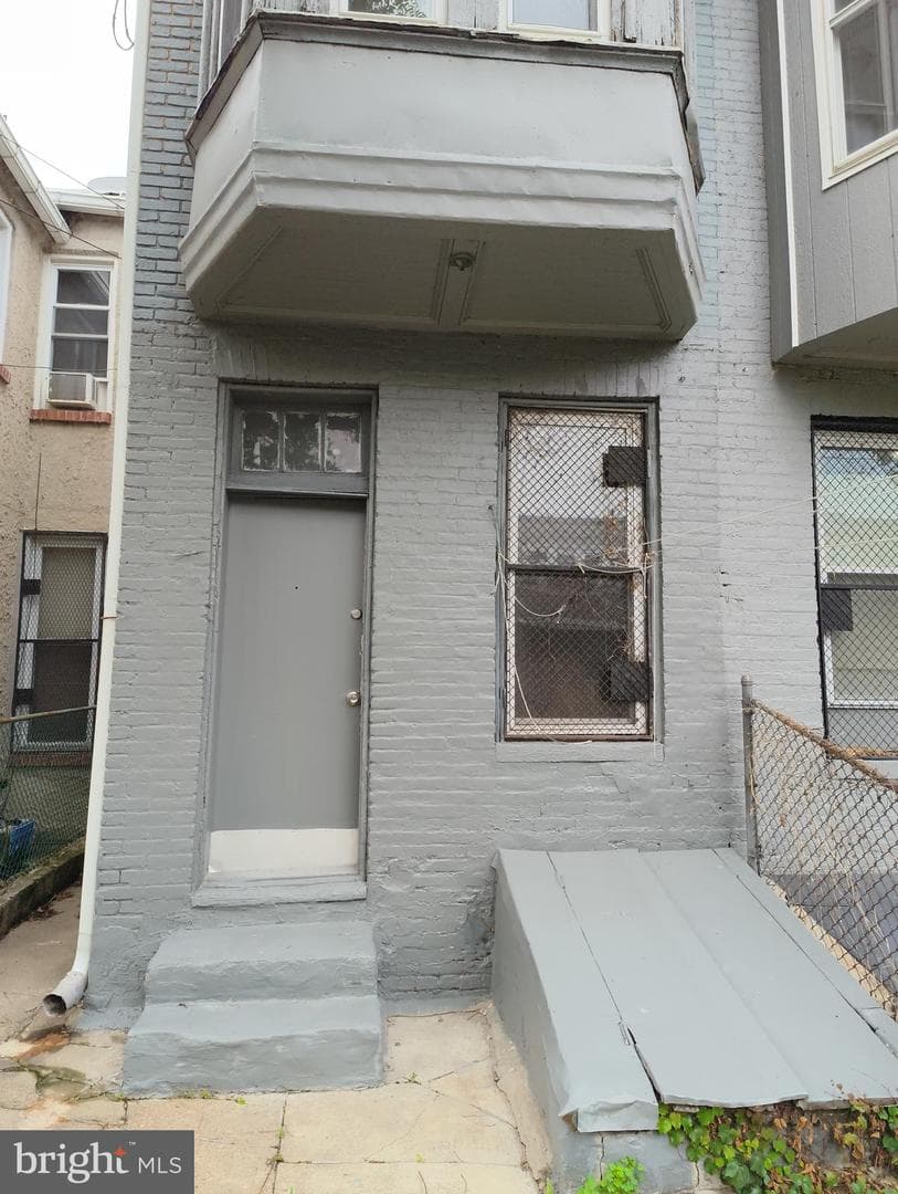 1918 Druid Hill Avenue N photo 6