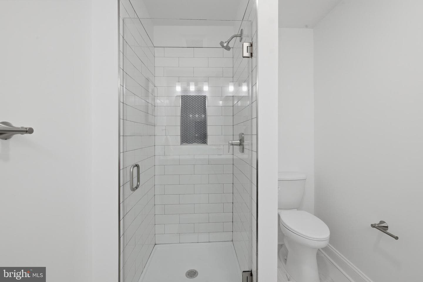 107 Fulton Avenue S photo 21