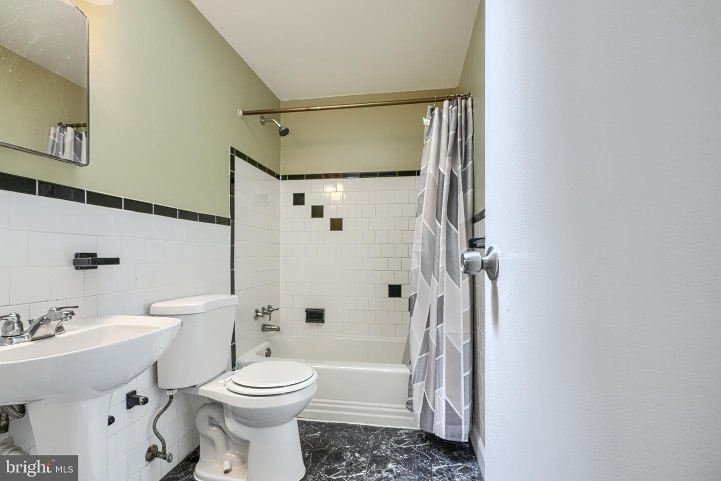 5649 Kavon Avenue photo 26