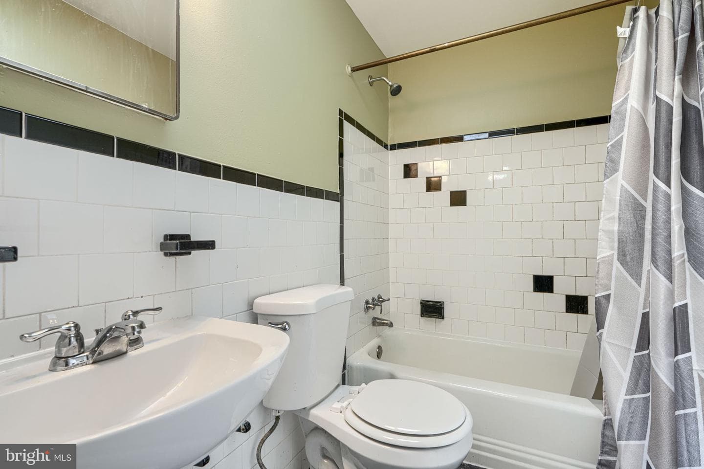 5649 Kavon Avenue photo 27