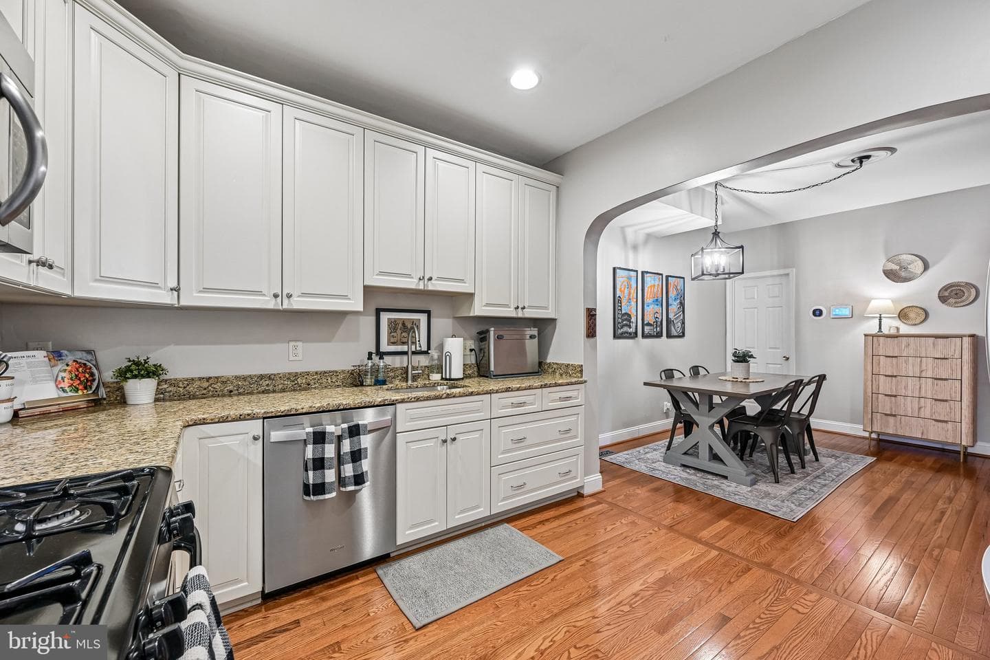 1113 W Cross Street W photo 15